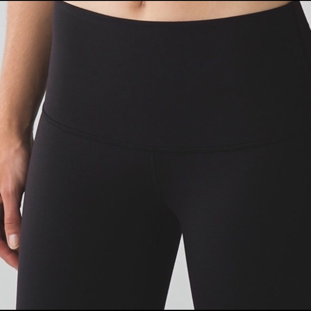 Lululemon high rise full length black leggings EUC